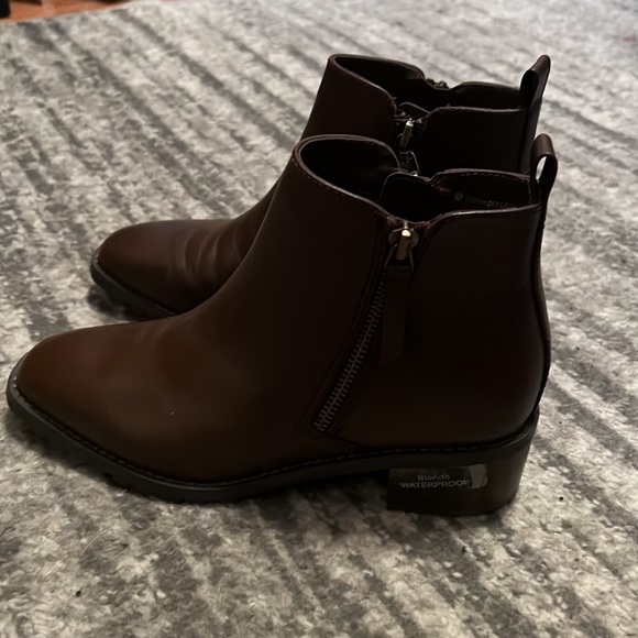Blondo Women’s Canada Samara Brown Leather Waterproof Booties Ankle Boots NWT - Picture 11 of 15